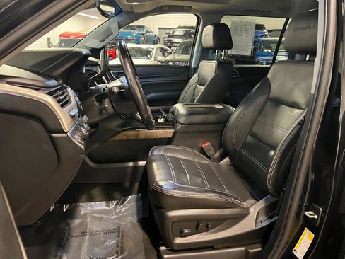 Used 2018 GMC Yukon XL Denali w/ Denali Ultimate Package AWD/4WD image 9