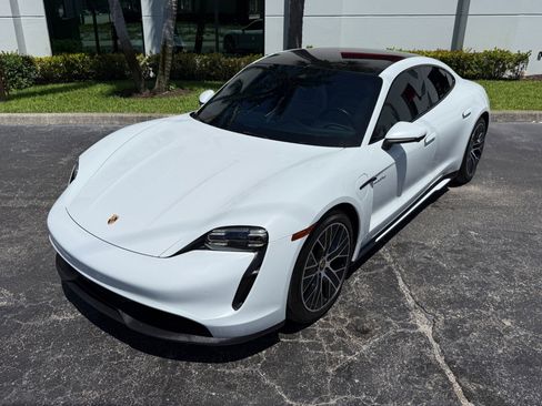 Used 2023 Porsche Taycan RWD image 9