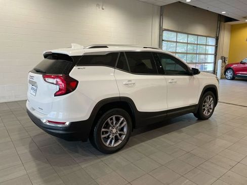 Used 2023 GMC Terrain SLT image 5