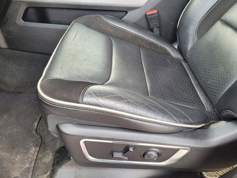 Used 2024 RAM 1500 Laramie RWD image 17