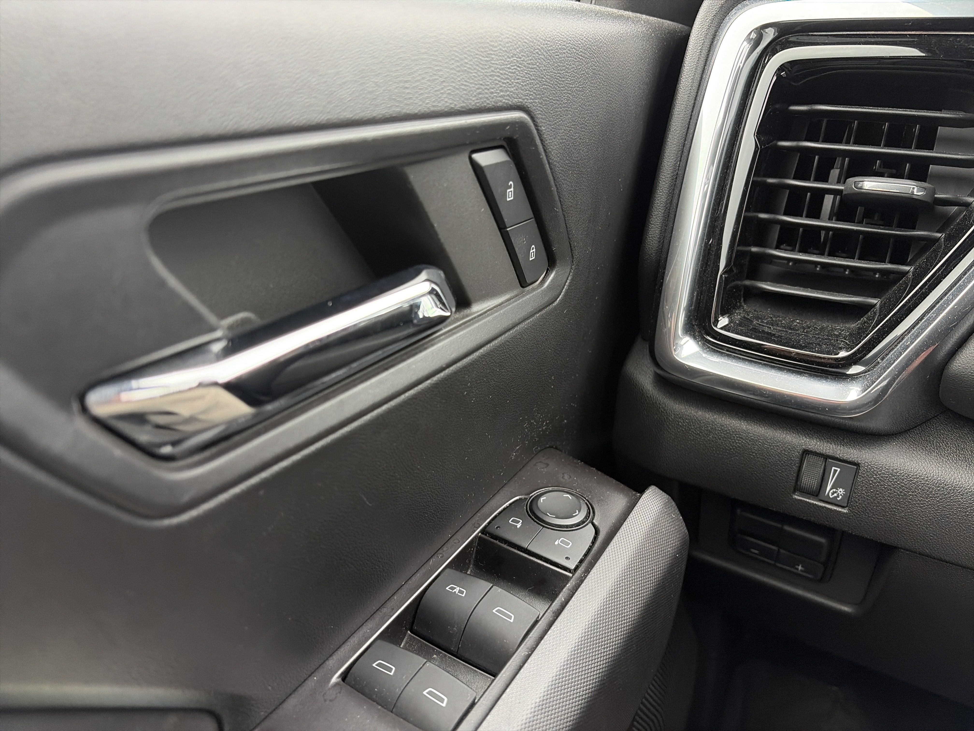 Used 2024 GMC Canyon Elevation w/ Elevation Premium Package AWD/4WD image 26