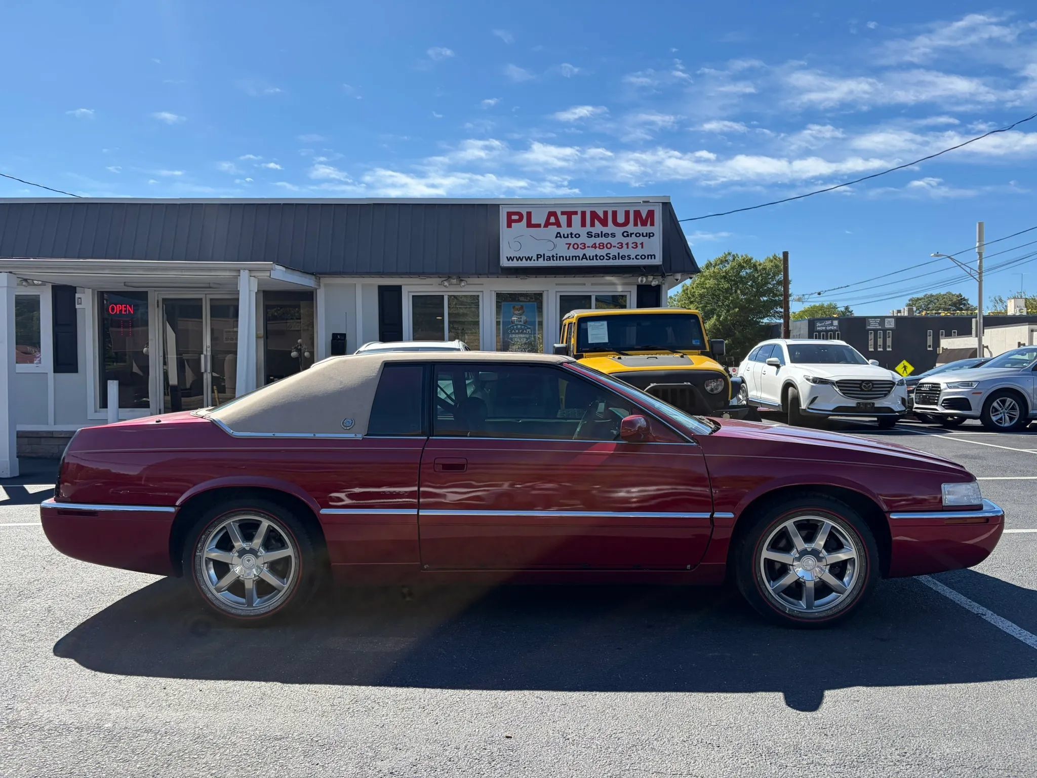 Used 2001 Cadillac Eldorado ESC w/ Comfort/Convenience Pkg FWD image 2