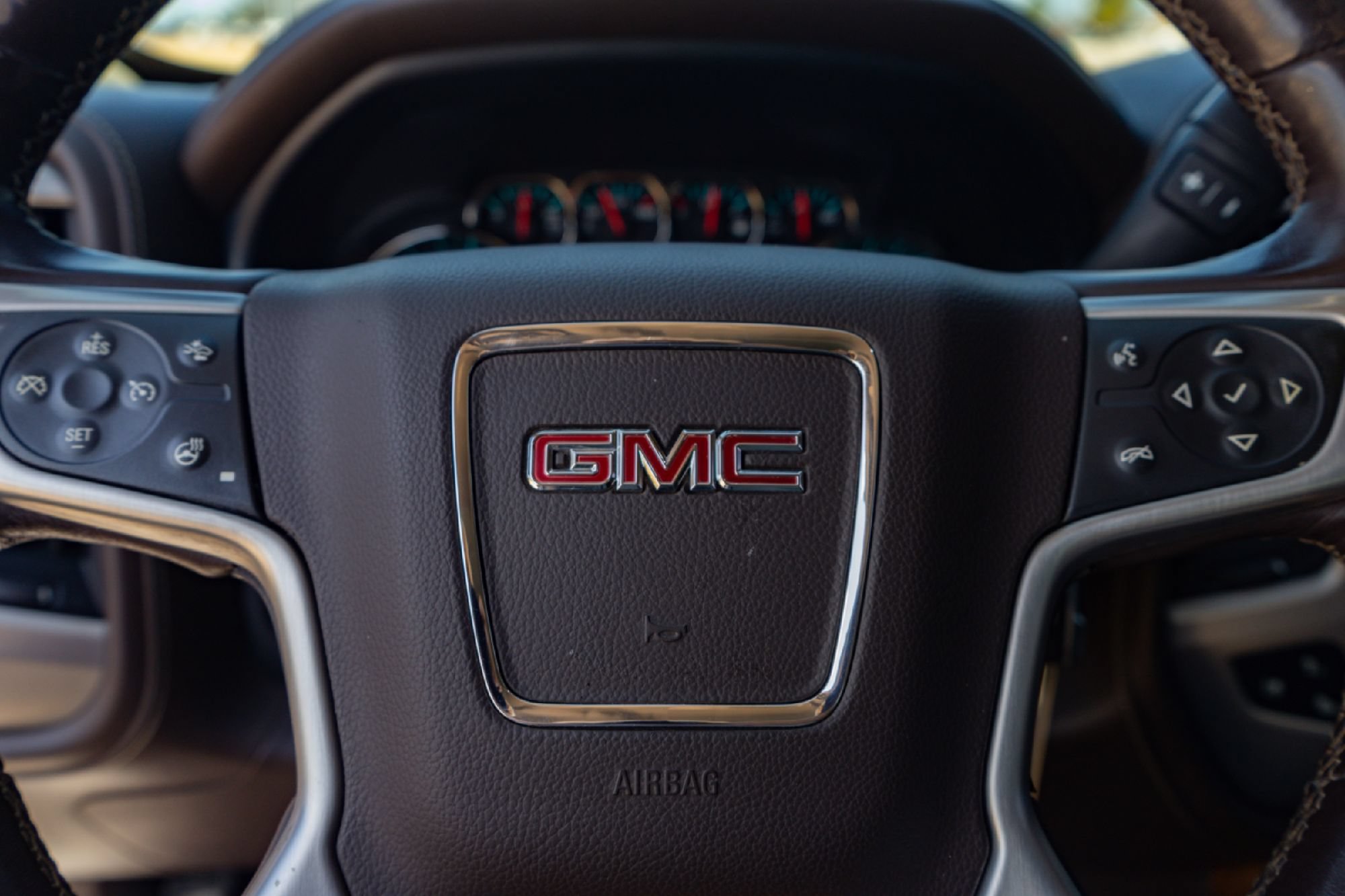 Used 2018 GMC Sierra 1500 SLT AWD/4WD image 11