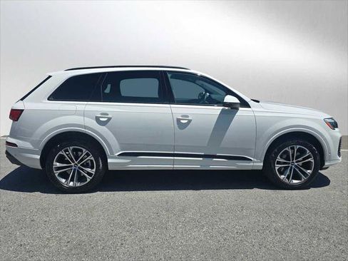 Used 2025 Audi Q7 2.0T Premium w/ Convenience Plus Package AWD/4WD image 2