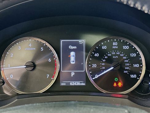 Used 2018 Lexus IS 300 w/ Comfort Package RWD image 19