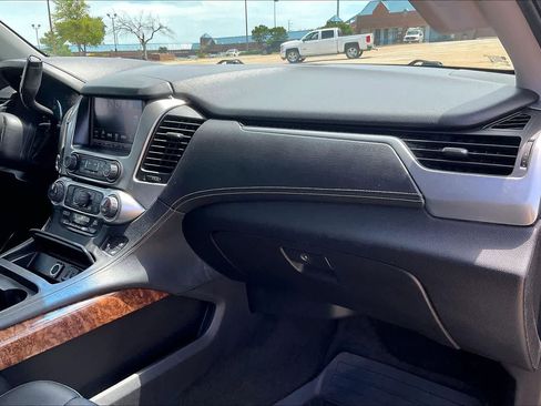 Used 2016 Chevrolet Suburban LTZ RWD image 22