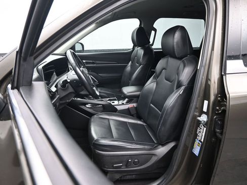 Used 2024 Kia Telluride S image 23