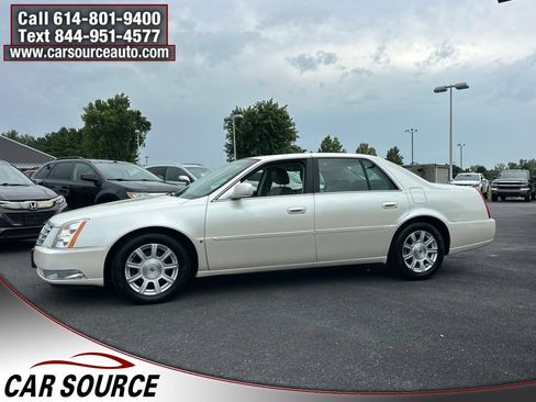 Used 2008 Cadillac DTS w/ Sun And Sound Package FWD image 4