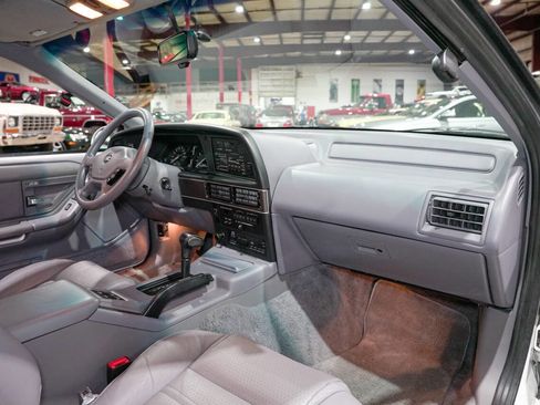 Used 1993 Ford Thunderbird Super RWD image 39