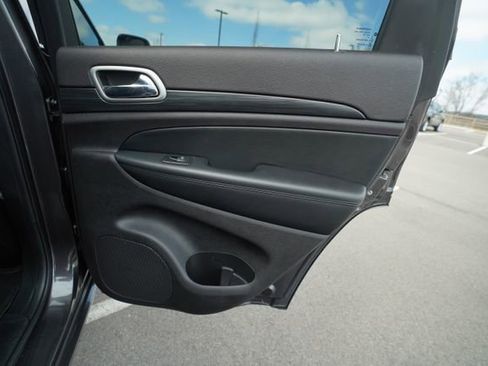 Used 2020 Jeep Grand Cherokee Altitude image 22