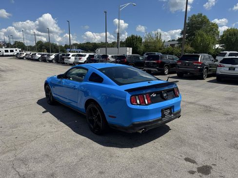Used 2010 Ford Mustang GT RWD image 5