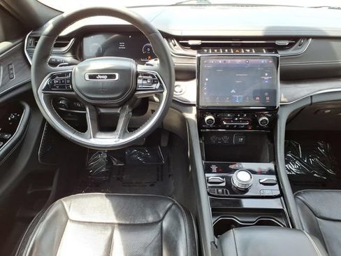 Used 2022 Jeep Grand Cherokee Overland AWD/4WD image 18