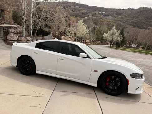 Used 2016 Dodge Charger SRT w/ Harman/Kardon Audio Group image 1
