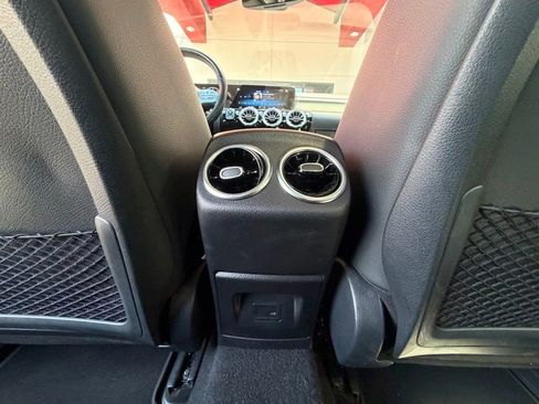 Used 2023 Mercedes-Benz CLA 250 image 31