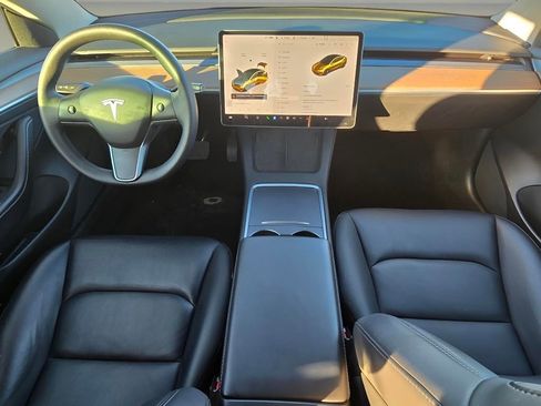 Used 2023 Tesla Model 3 Standard Range image 17