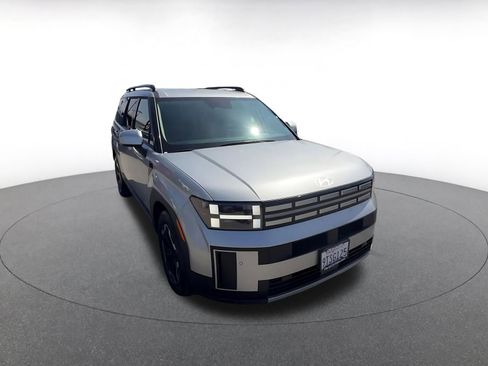 Used 2025 Hyundai Santa Fe SEL image 3