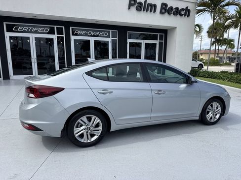 Used 2020 Hyundai Elantra Value Edition w/ Winter Weather Package FWD image 4