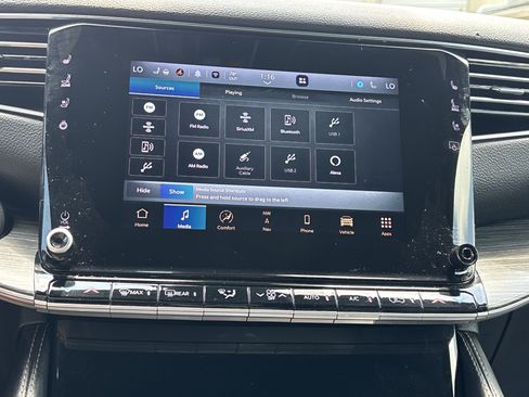 Used 2024 Jeep Wagoneer L Series II w/ Flexible Seating Group AWD/4WD image 22