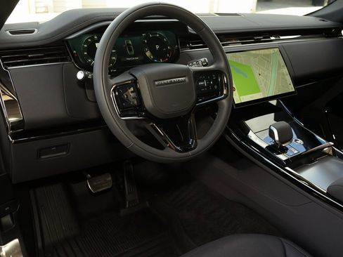Used 2025 Land Rover Range Rover Sport Dynamic SE image 8