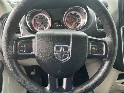 Used 2017 Dodge Grand Caravan SE image 14