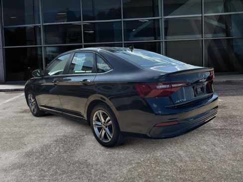 Used 2024 Volkswagen Jetta SE FWD image 5