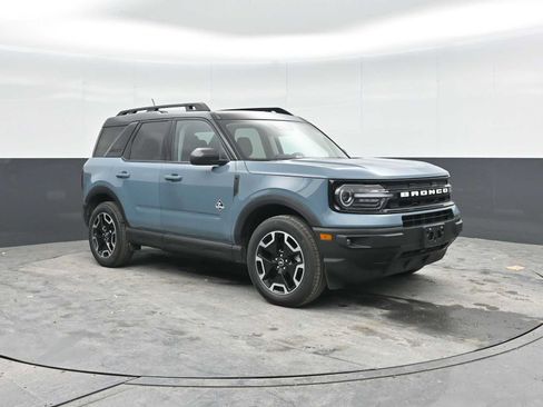 Used 2023 Ford Bronco Sport Outer Banks w/ Tech Package AWD/4WD image 6