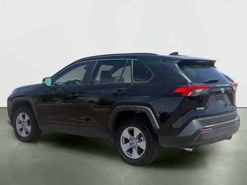 Used 2025 Toyota RAV4 XLE FWD image 3