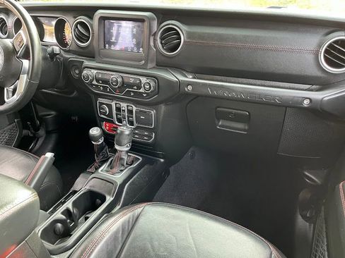 Used 2018 Jeep Wrangler Unlimited Rubicon w/ LED Lighting Group image 39