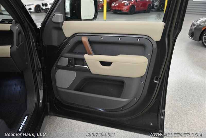 Used 2023 Land Rover Defender 130 X AWD/4WD image 45