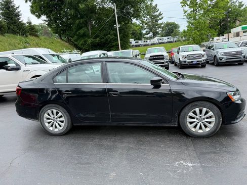 Used 2017 Volkswagen Jetta S FWD image 2