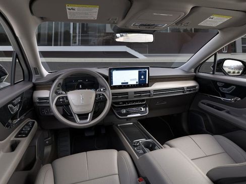 New 2024 Lincoln Corsair Grand Touring image 9