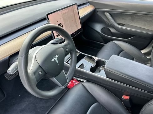 Used 2020 Tesla Model 3 Standard Range image 12