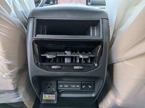 New 2026 Jeep Grand Cherokee Limited AWD/4WD image 14