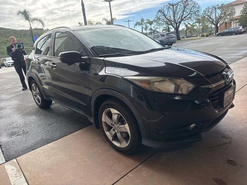 Used 2017 Honda HR-V EX-L image 2