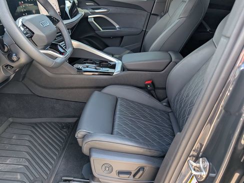Used 2025 Audi SQ5 Premium Plus w/ Premium Plus Package AWD/4WD image 12