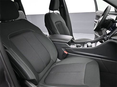 New 2025 Jeep Grand Cherokee L Laredo image 20