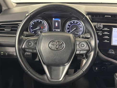Used 2019 Toyota Camry SE image 23