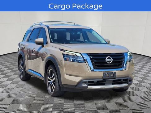 Used 2023 Nissan Pathfinder Platinum AWD/4WD image 2