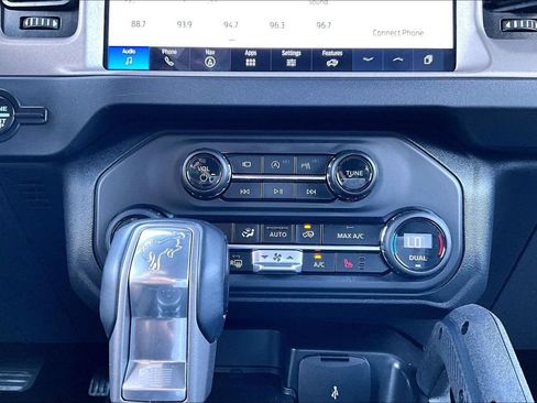 Certified 2025 Ford Bronco Outer Banks w/ Sasquatch Package AWD/4WD image 31