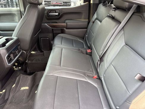 Used 2021 GMC Sierra 1500 SLT w/ SLT Premium Package AWD/4WD image 32