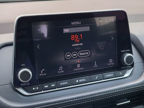 Used 2023 Nissan Rogue SV image 15