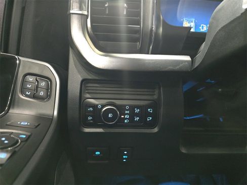 Used 2025 Ford F450 Lariat w/ Chrome Package image 27