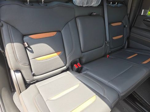 New 2026 GMC Sierra 2500 AT4 w/ AT4 Premium Plus Package AWD/4WD image 24