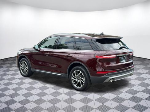 Used 2021 Lincoln Corsair AWD image 3