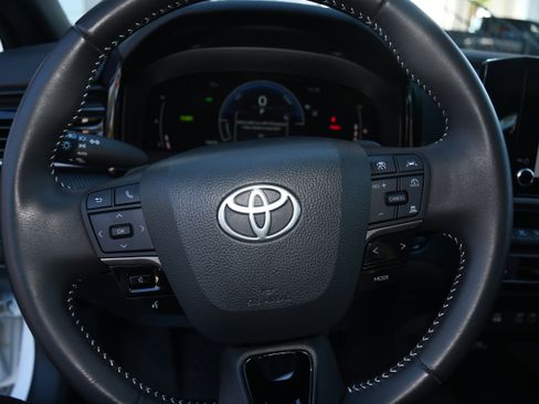 Certified 2025 Toyota Camry SE image 12