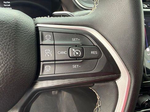 Used 2023 Jeep Grand Cherokee L Laredo image 10