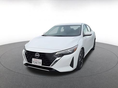 Used 2025 Nissan Sentra SV image 7