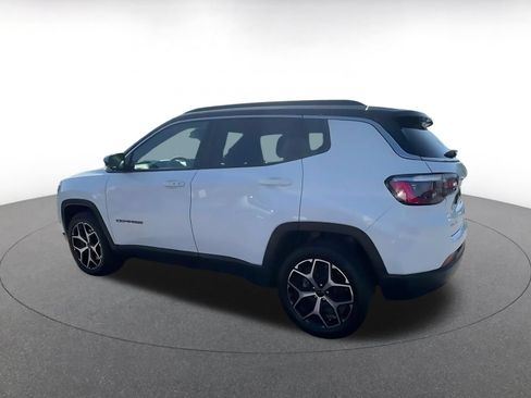 Used 2025 Jeep Compass Limited AWD/4WD image 9
