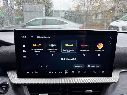 Used 2025 Ford Explorer ST-Line w/ ST-Line Street Pack image 28