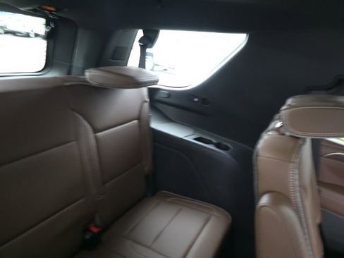 Used 2023 Chevrolet Tahoe High Country AWD/4WD image 17